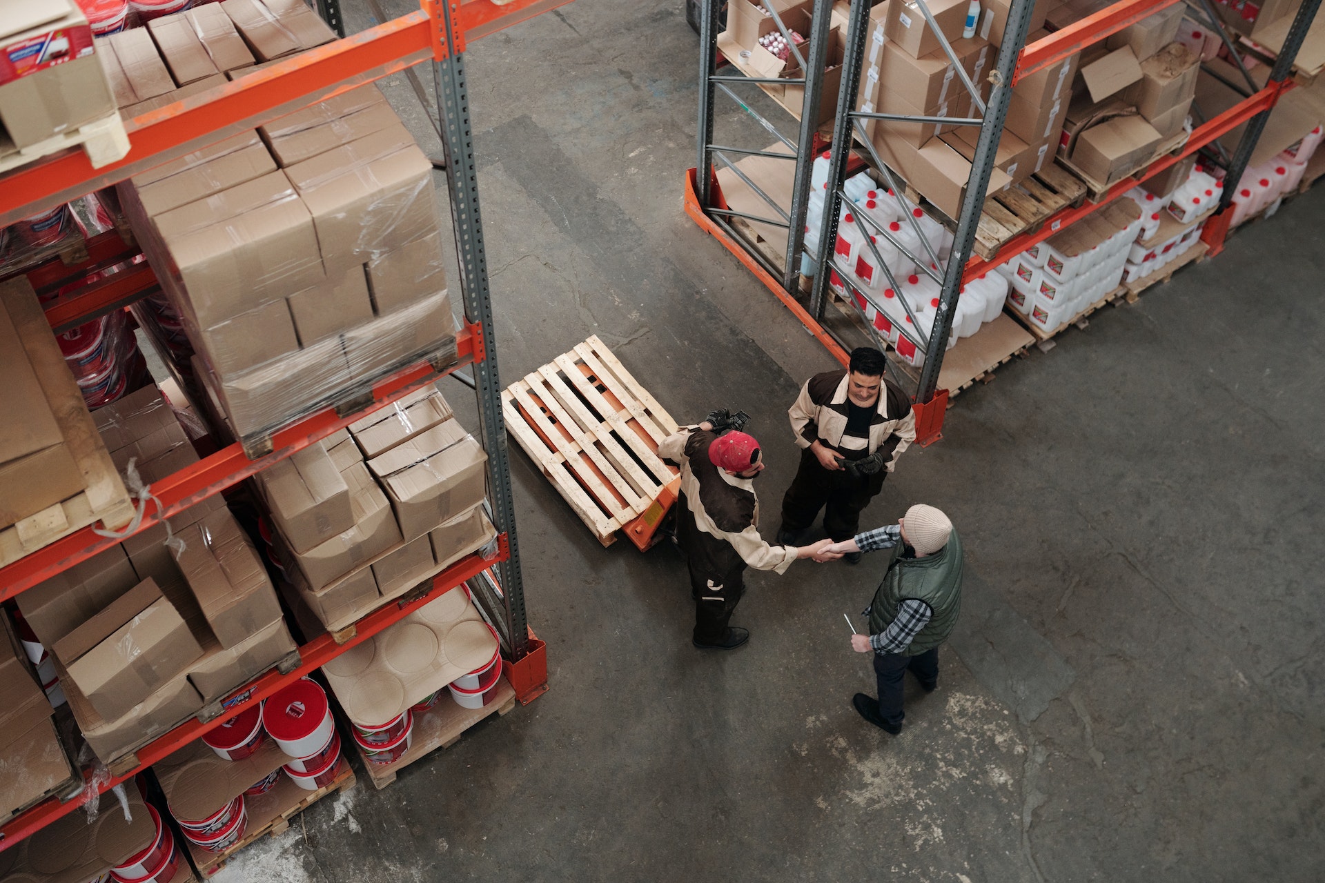 Monitor inventory valuation trends with KNIME